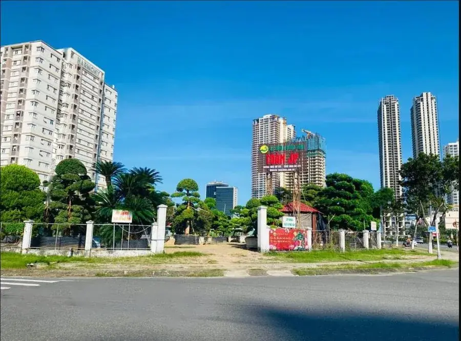 Khuôn viên sảnh đón khách sạn
